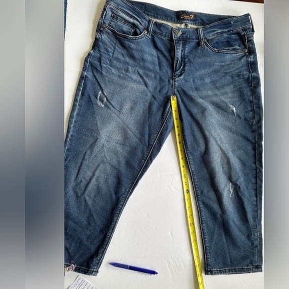 Seven7 Women’s Capri‎ Girlfriend Sz 12 Medium Wash distressed - Picture 7 of 11